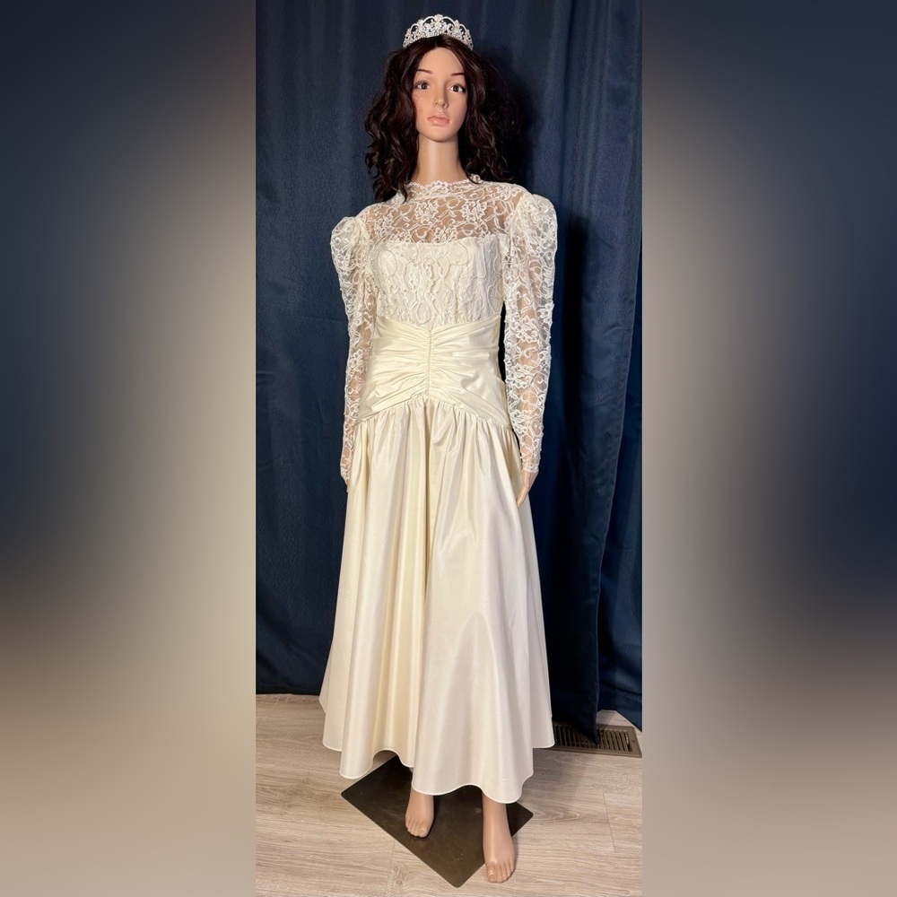 Dessy Creations Vintage Ivory Lace Tea-Length Wedding Dress Ruched Waist - Picture 3 of 16